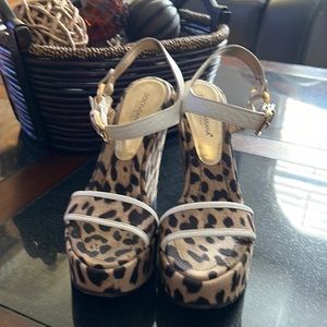 Dolce & Gabanna Platform Ankle-Starp Sandals